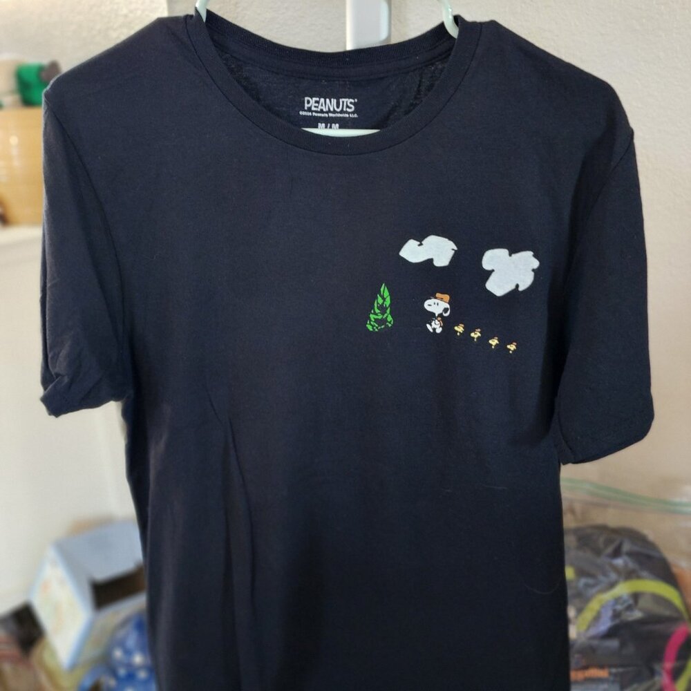 Peanuts Snoopy Hiking Men's Small Brand NEW No Tags